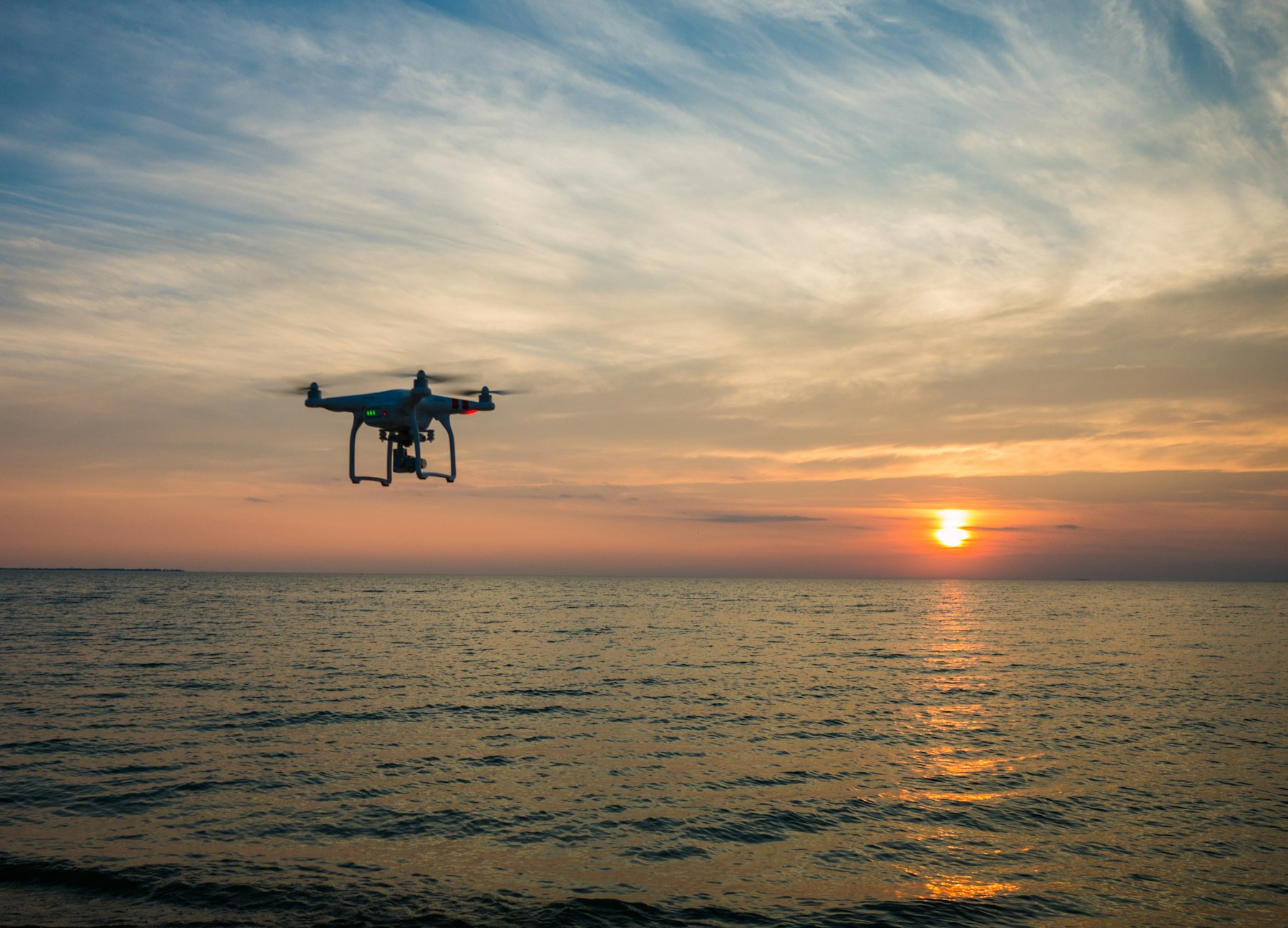 Drone de levé au-dessus de l'eau